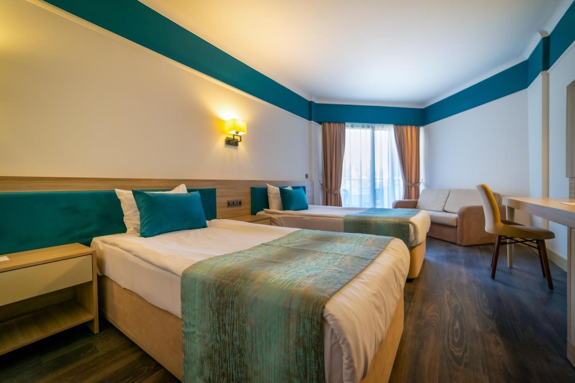 Amara Family Resort Side Bilik gambar